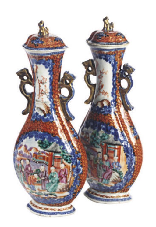 A PAIR OF CHINESE EXPORT CLOBBERED MANDARIN PALETTE FLATTENED PEAR-SHAPED VASES AND COVERS,
