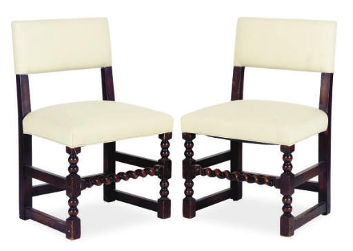 A SET OF FOUR OAK AND UPHOLSTERED SIDE CHAIRS,