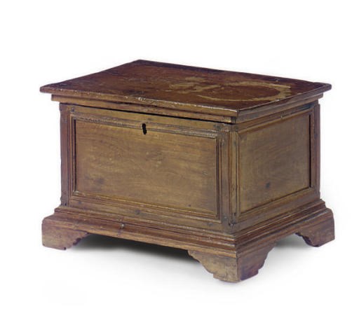 AN ITALIAN SMALL WALNUT COFFER,