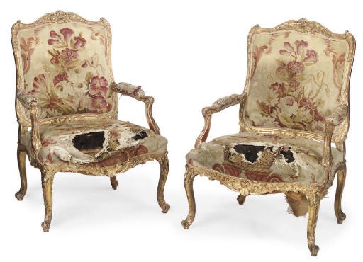A PAIR OF GILTWOOD FAUTEUILS