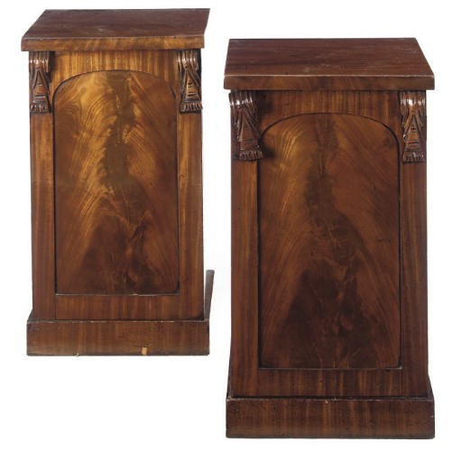 A PAIR OF MID VICTORIAN MAHOGANY BEDSIDE CABINETS