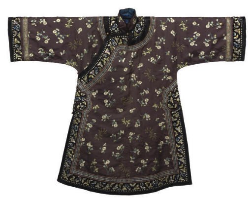 AN AUBERGINE SILK INFORMAL ROBE, 19TH CENTURY