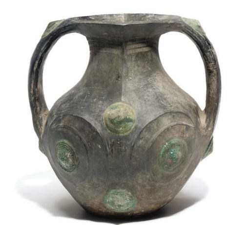 A Chinese black pottery jar