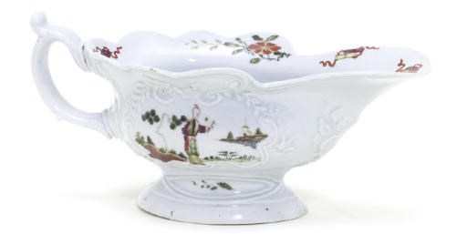 A WORCESTER SAUCEBOAT
