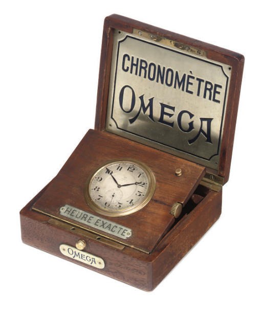 A Swiss mahogany one day chronometer deck watch