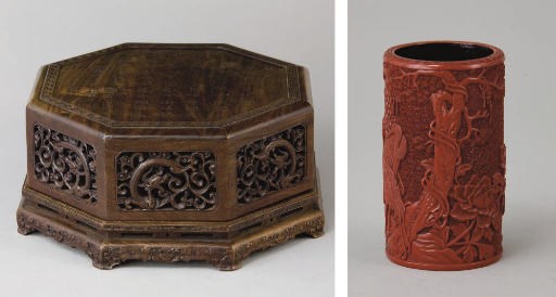 BOITE EN BOIS ET POT A PINCEAUX EN LAQUE ROUGE SCULPTEE