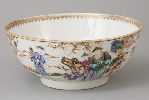BOL A PUNCH EN PORCELAINE DE LA FAMILLE ROSE