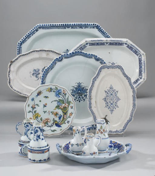 ENSEMBLE DE FAIENCES FRANCAISES DU XVIIIEME SIECLE