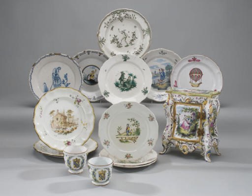 QUATRE ASSIETTES EN FAIENCE FRANCAISE DES XVIIIEME ET XIXEME SIECLES
