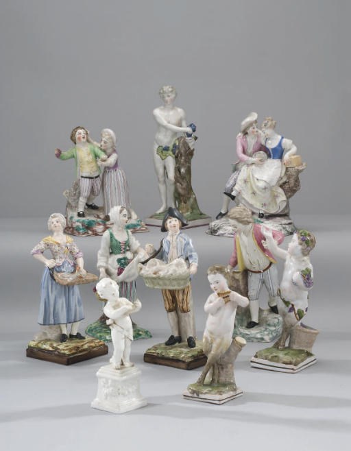 DIX STATUETTES EN FAIENCE DANS LE STYLE DE STRASBOURG ET DE NIDERVILLER