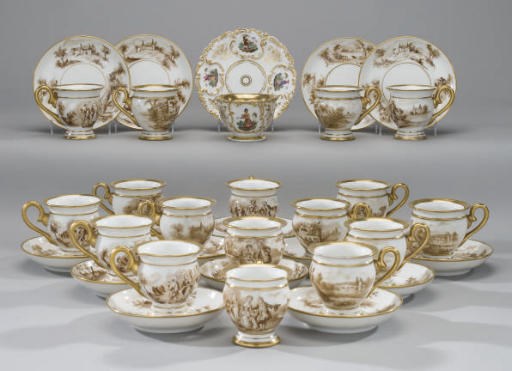 PARTIE DE SERVICE A CAFE EN PORCELAINE DANS LE STYLE DE SEVRES