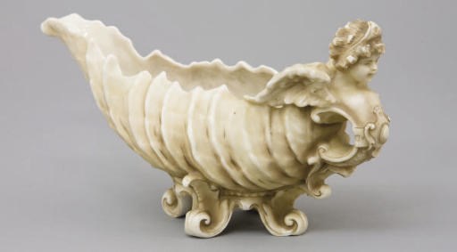 SAUCIERE EN PORCELAINE, PROBABLEMENT ALLEMAGNE