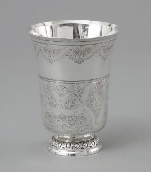 TIMBALE TULIPE EN ARGENT