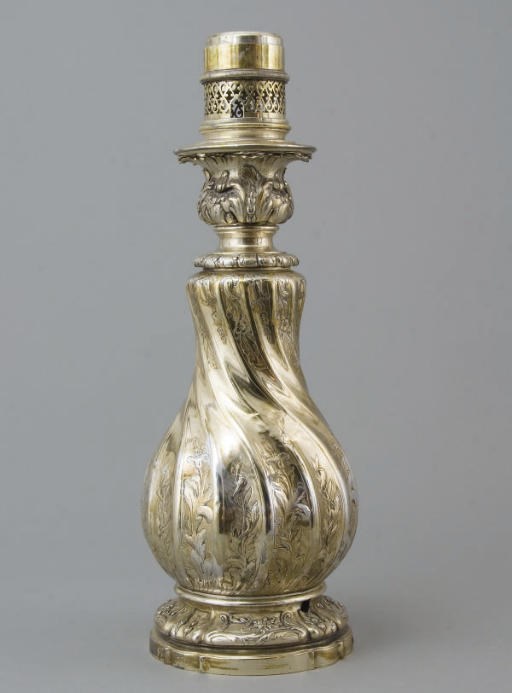 PAIRE DE LAMPES EN METAL ARGENTE