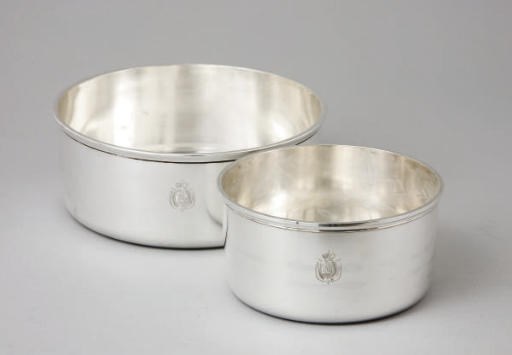DEUX LEGUMIERS EN ARGENT