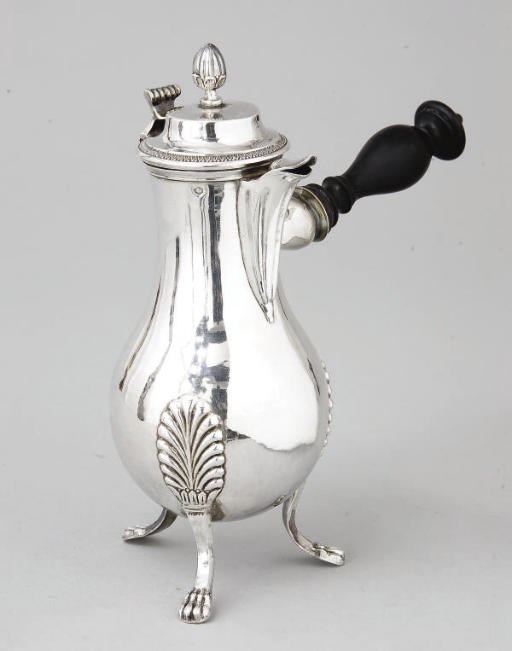 CAFETIERE EN ARGENT