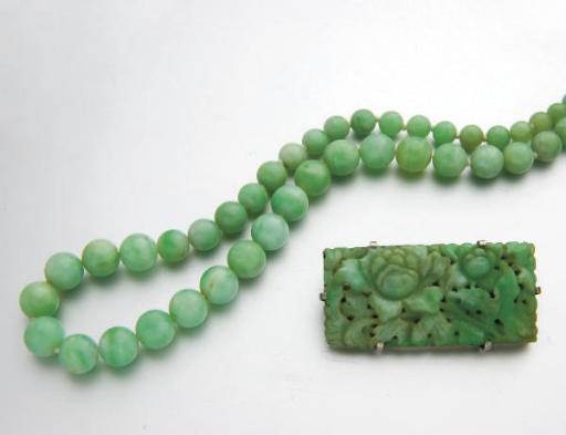 SAUTOIR ET BROCHE JADE
