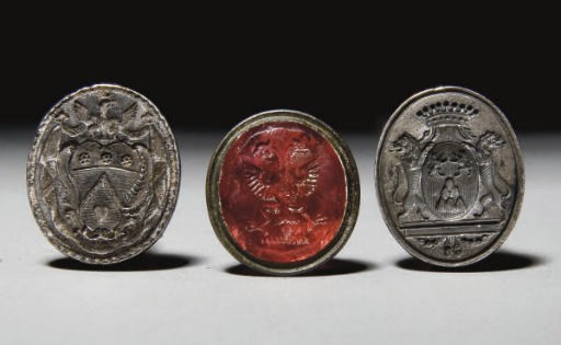 TROIS SCEAUX PENDENTIFS DU XIXEME SIECLE