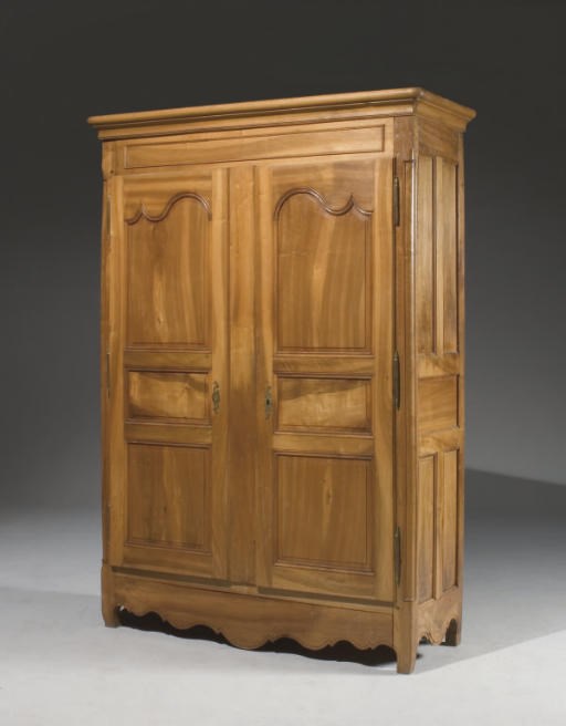 ARMOIRE DU XIXEME SIECLE