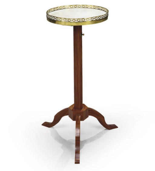 GUERIDON PORTE-LUMIERE DE STYLE LOUIS XVI