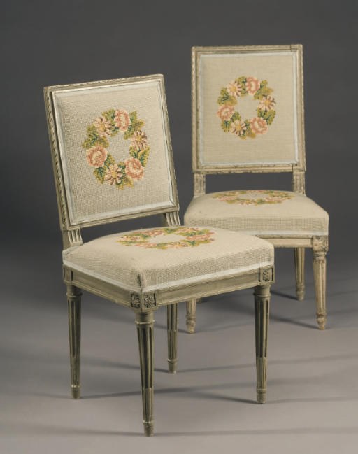 PAIRE DE CHAISES D'EPOQUE LOUIS XVI