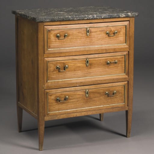 PETITE COMMODE DU XIXEME SIECLE