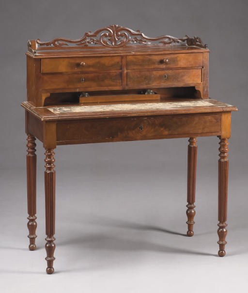 BUREAU A GRADIN VERS 1900
