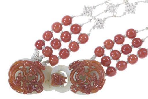 A JADE AND GLASS BEAD BELT