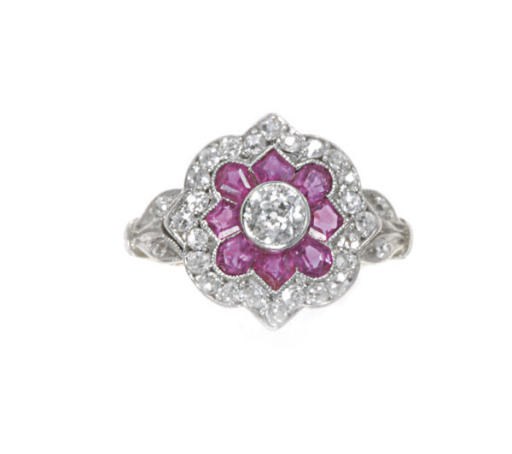 AN ANTIQUE DIAMOND, RUBY, PLATINUM AND GOLD RING