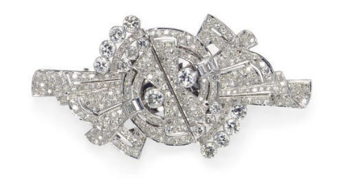 A DIAMOND AND PLATINUM BROOCH