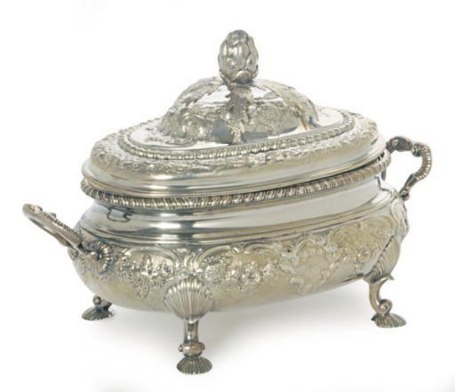A GEORGE III SILVER TUREEN, COVER, AND LINER,