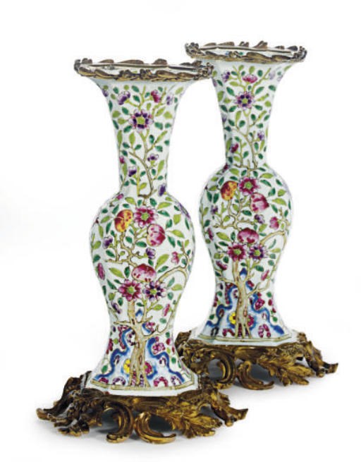 A PAIR OF GILT METAL-MOUNTED CHINESE EXPORT PORCELAIN FAMILLE ROSE VASES,