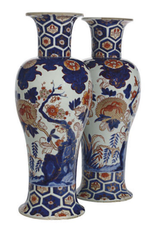 A PAIR OF JAPANESE IMARI ELONGATED BALUSTER VASES,