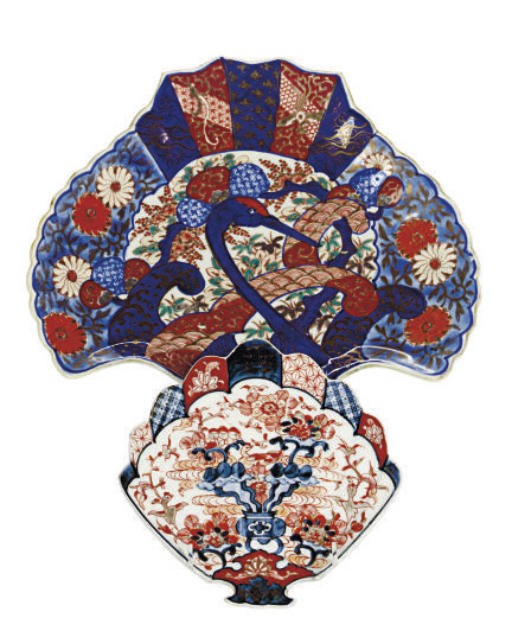 A GROUP OF TEN JAPANESE IMARI PORCELAIN SHAPED DISHES,