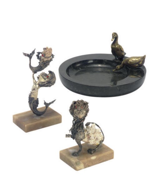 A CONTINENTAL GILT-BRONZE AND MARBLE FIGURAL VIDE POCHE**,
