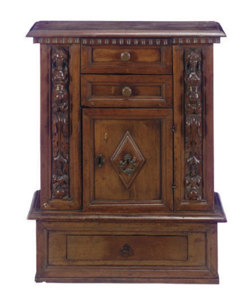 AN ITALIAN WALNUT CREDENZA,
