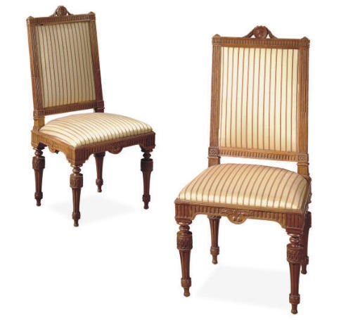 A PAIR OF NORTH ITALIAN WALNUT SIDE CHAIRS,