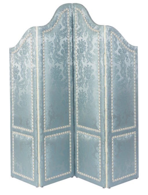 A FOUR-FOLD BLUE AND CREAM SILK DAMASK COVERED SCREEN,