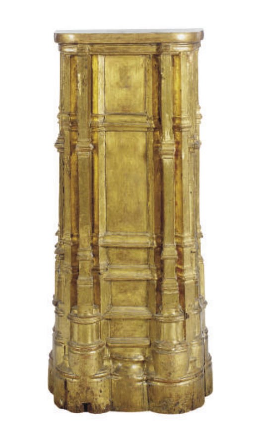 A GILTWOOD PEDESTAL STAND,
