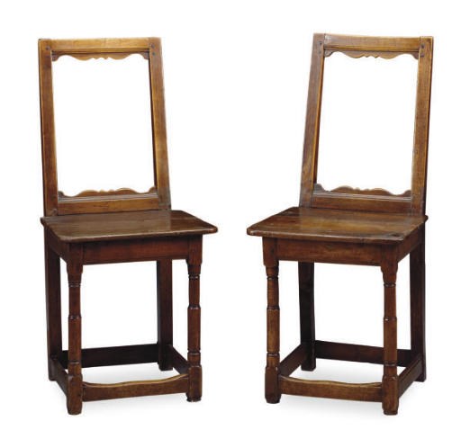A PAIR OF FRENCH WALNUT SIDE CHAIRS,