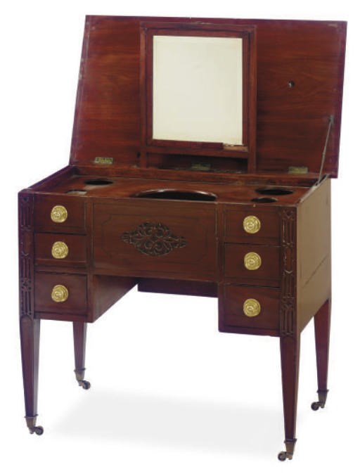 A GEORGE III MAHOGANY DRESSING TABLE,