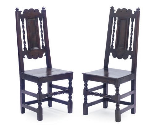 A PAIR OF ENGLISH OAK SIDE CHAIRS,