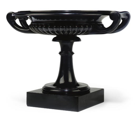 A DERBYSHIRE LARGE BLACK ASHBOURNE MARBLE LOBED TAZZA