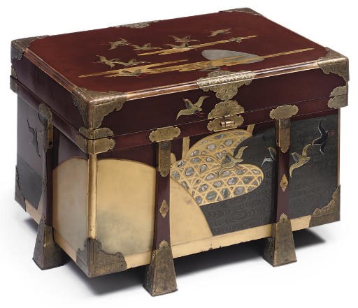 A JAPANESE LACQUER COFFER