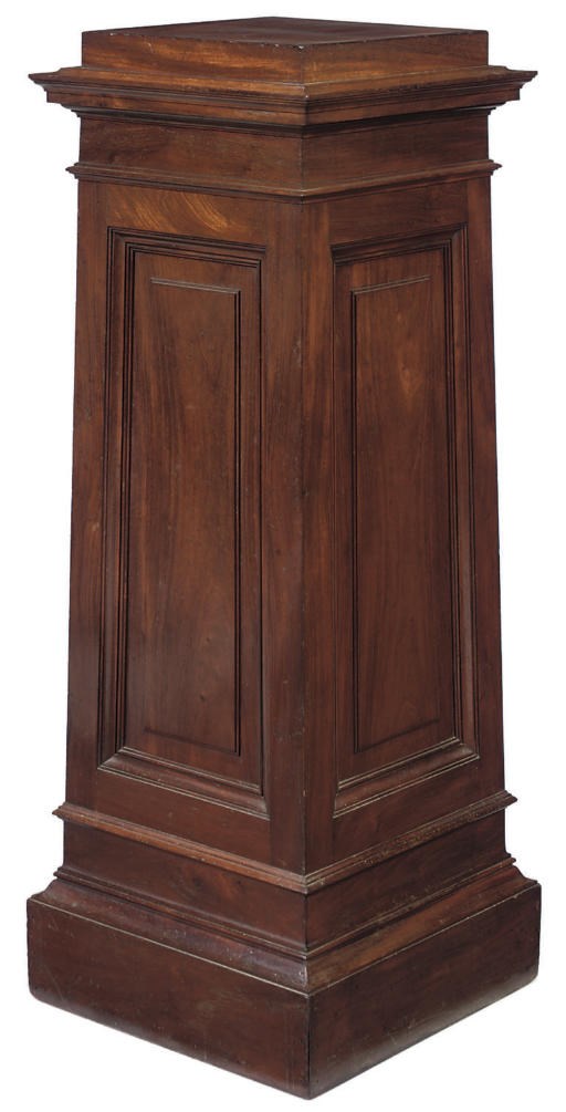 AN ENGLISH MAHOGANY PEDESTAL
