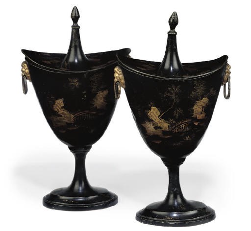 A PAIR OF REGENCY TÔLE-PEINTE JAPANNED CHESTNUT URNS