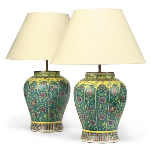 A PAIR OF CHINESE PORCELAIN TABLE LAMPS AND SHADES