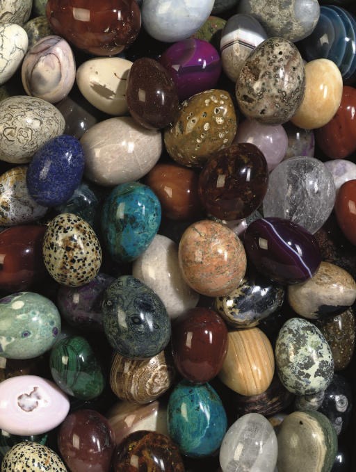 A COLLECTION OF NINETY-EIGHT SPECIMEN MINERAL EGGS