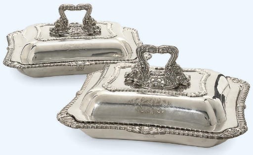 A PAIR OF GEORGE III SILVER ENTREE DISHES AND COVERS
