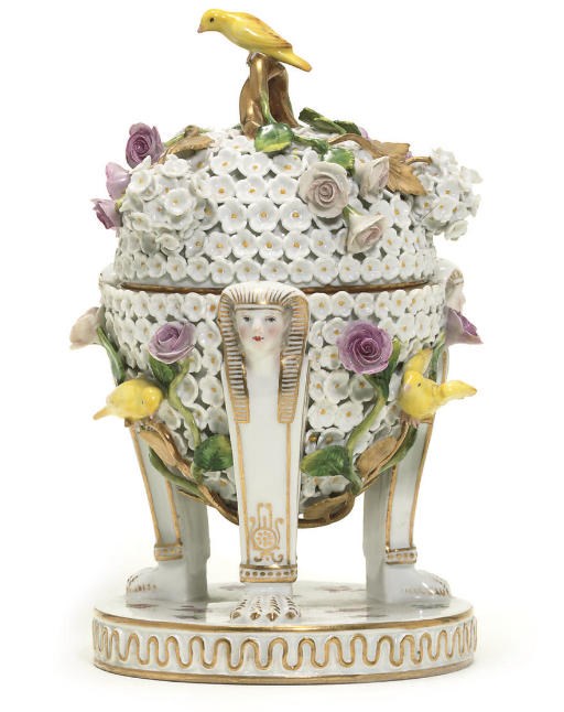 A MEISSEN 'SCHNEEBALLEN' INKWELL